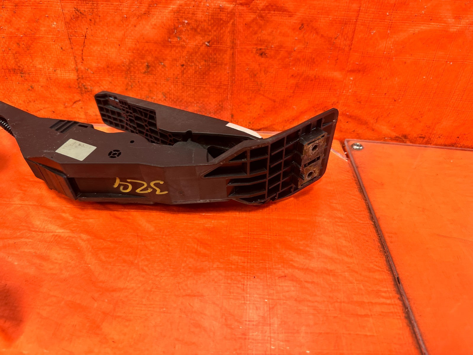 08 15 INFINITI G37 Q60 370Z ALUMINUM SPORT GAS BRAKE PEDALS PAD SET AUTO #3299