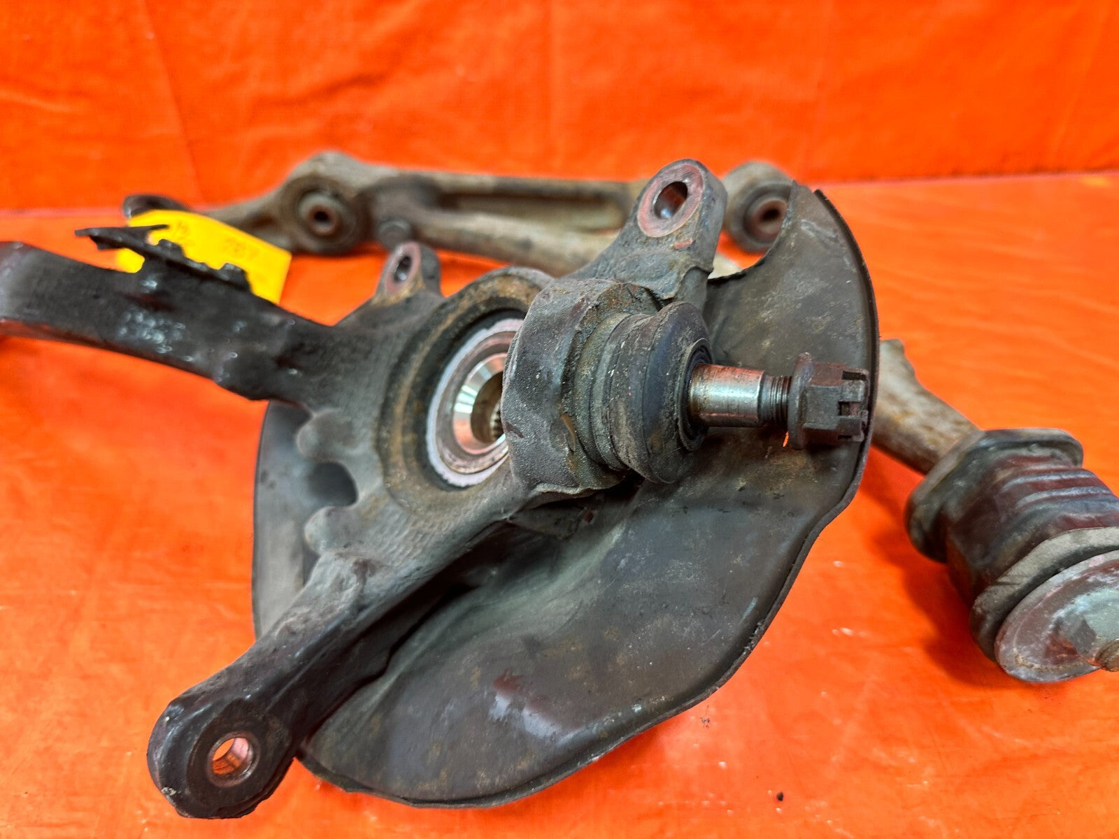 96 00 HONDA CIVIC   DX CX LX GX   DRIVER LEFT FRONT SPINDLE KNUCKLE HUB OEM 28711