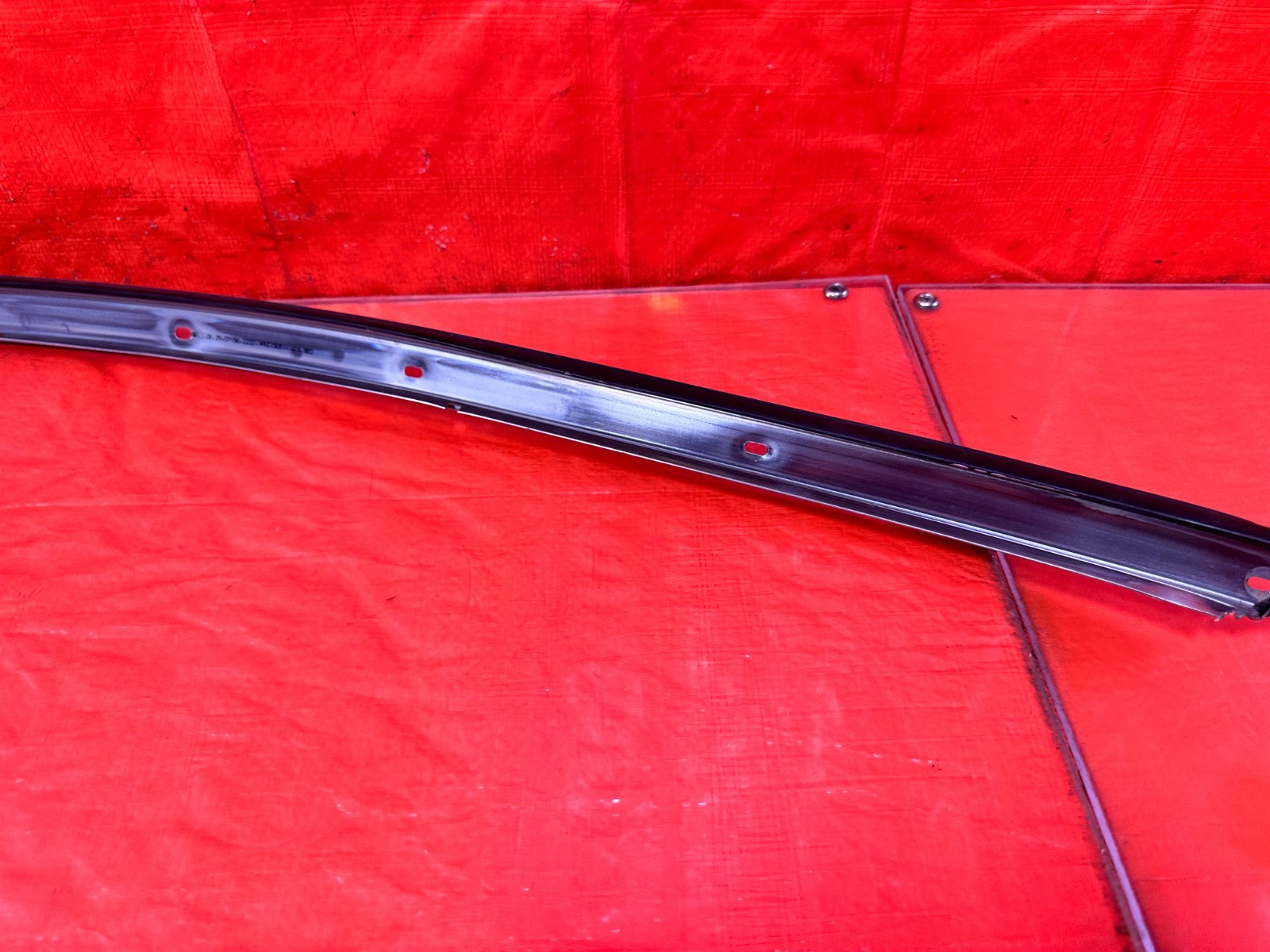 10 16 HYUNDAI GENESIS COUPE 3.8L   RIGHT DOOR GASKET RETAINER UPPER TRIM OEM 2992