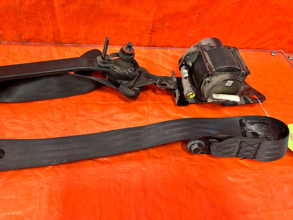 10 16 HYUNDAI GENESIS COUPE   LEFT & RIGHT FRONT SEAT BELTS   BLACK   OEM #2994