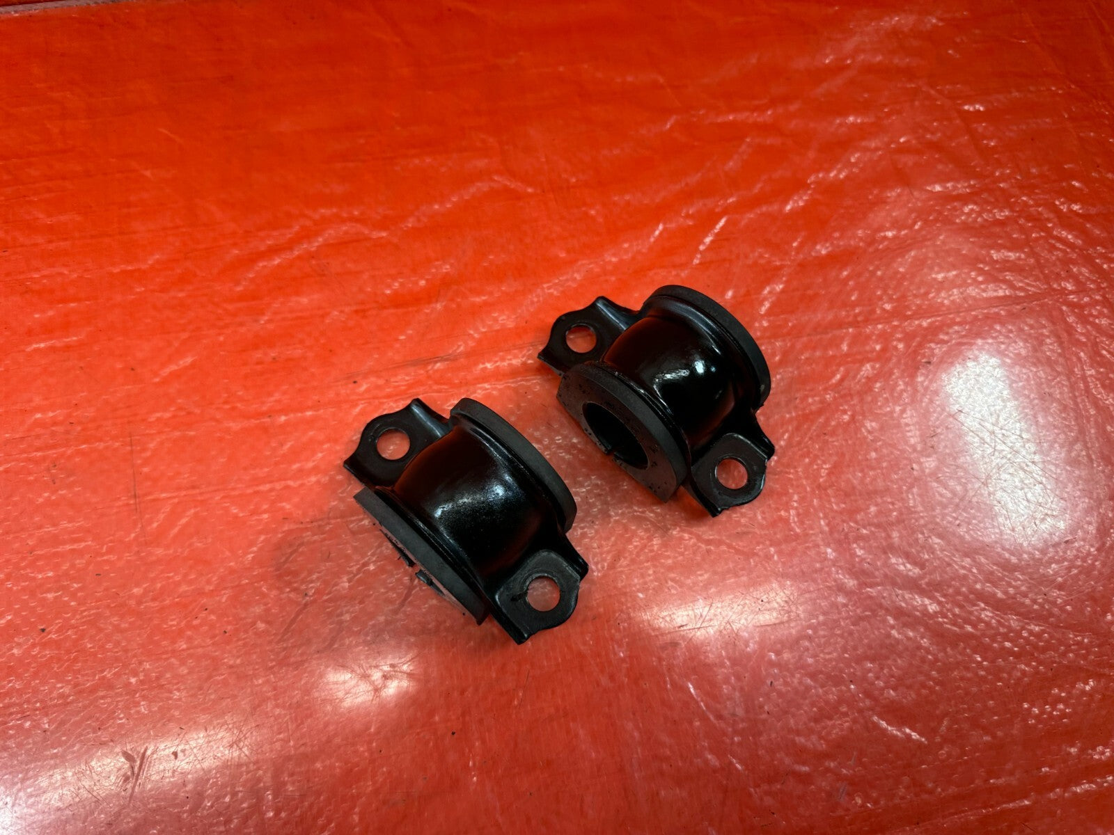 04 07 HONDA S2000   FRONT SWAY STABILIZER BAR BUSHINGS AND BRACKETS   OEM #19717