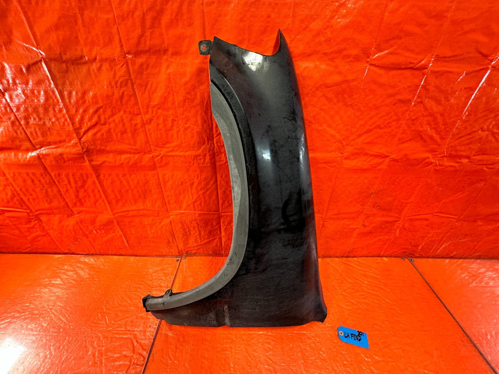 97 01 HONDA CR V CRV   DRIVER LEFT FENDER WITH OUTER TRIM   OEM FACTORY #3010