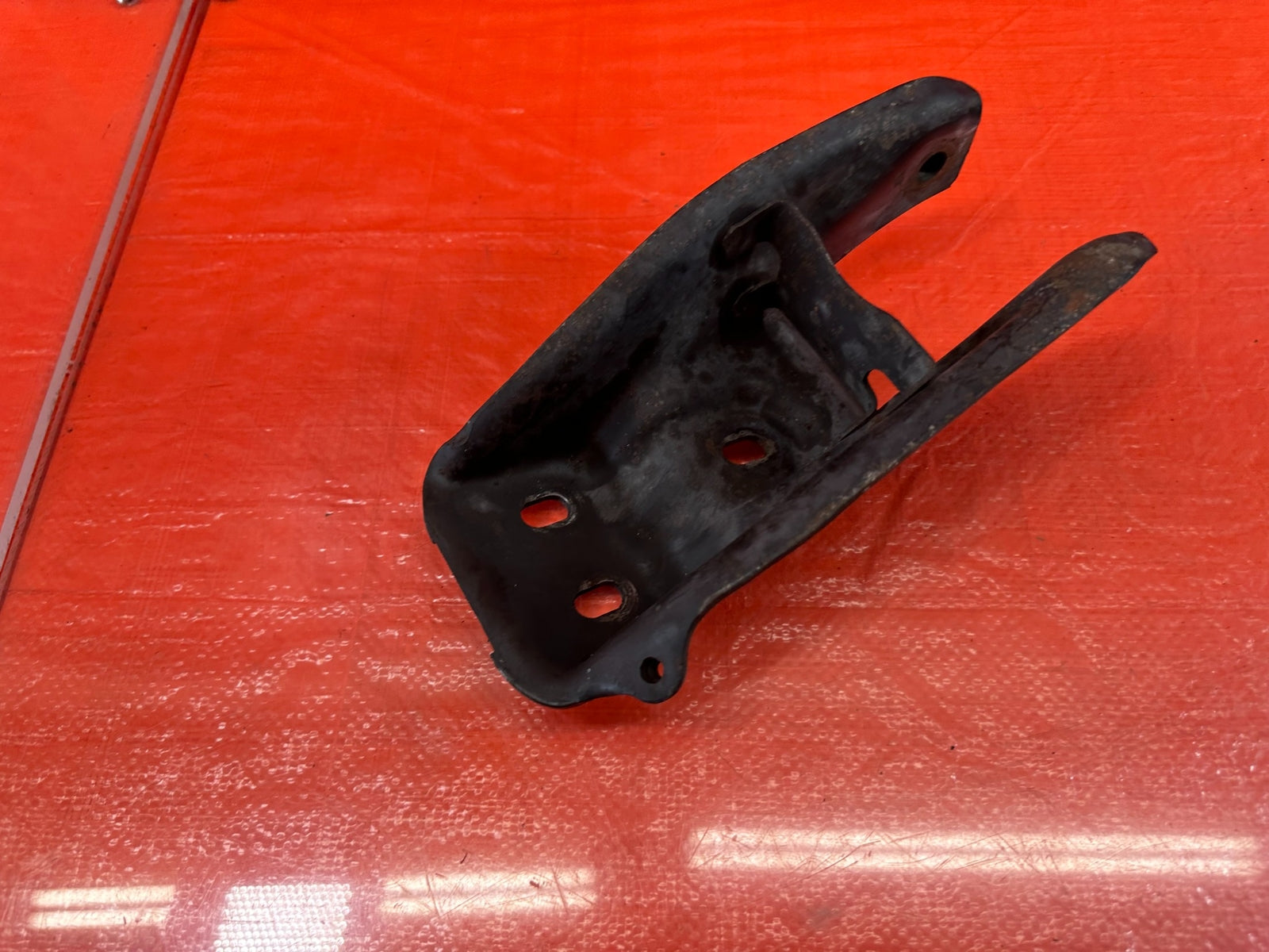 95 98 HONDA ODYSSEY   TRANSMISSION MOUNT BRACKET   OEM FACTORY #1937