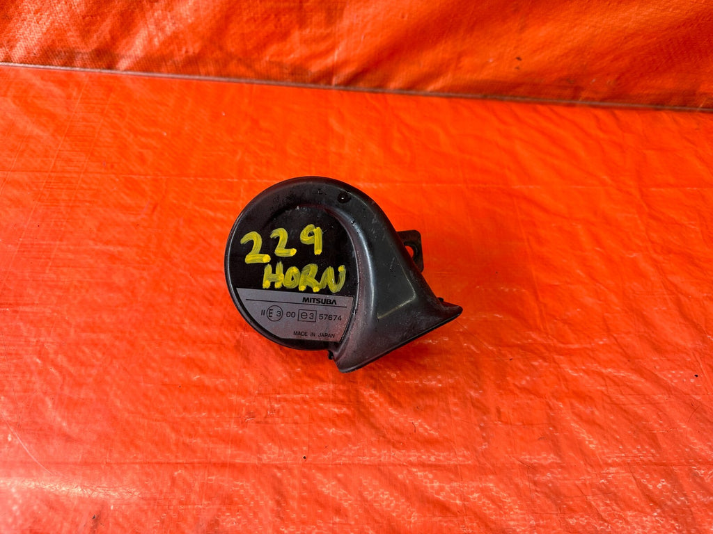 98 01 ACURA INTEGRA   LOW NOTE HORN   OEM FACTORY OE #2290