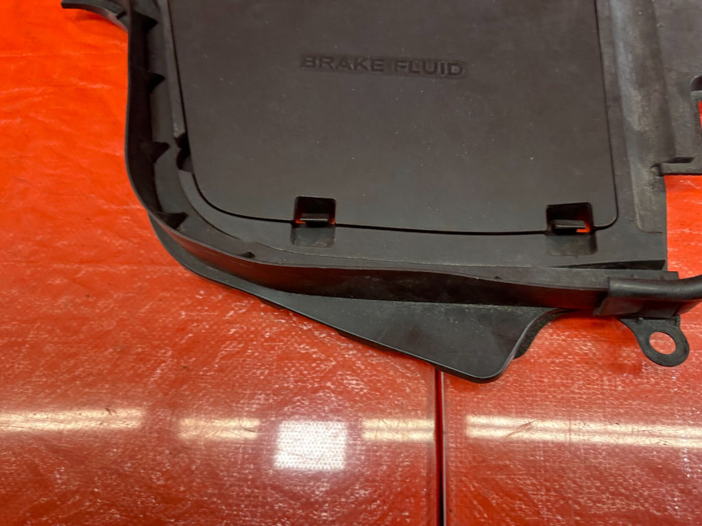 08 13 INFINITI G37   BRAKE FLUID COVER TRIM SHROUD PLASTIC BEZEL TRIM   OEM #2076