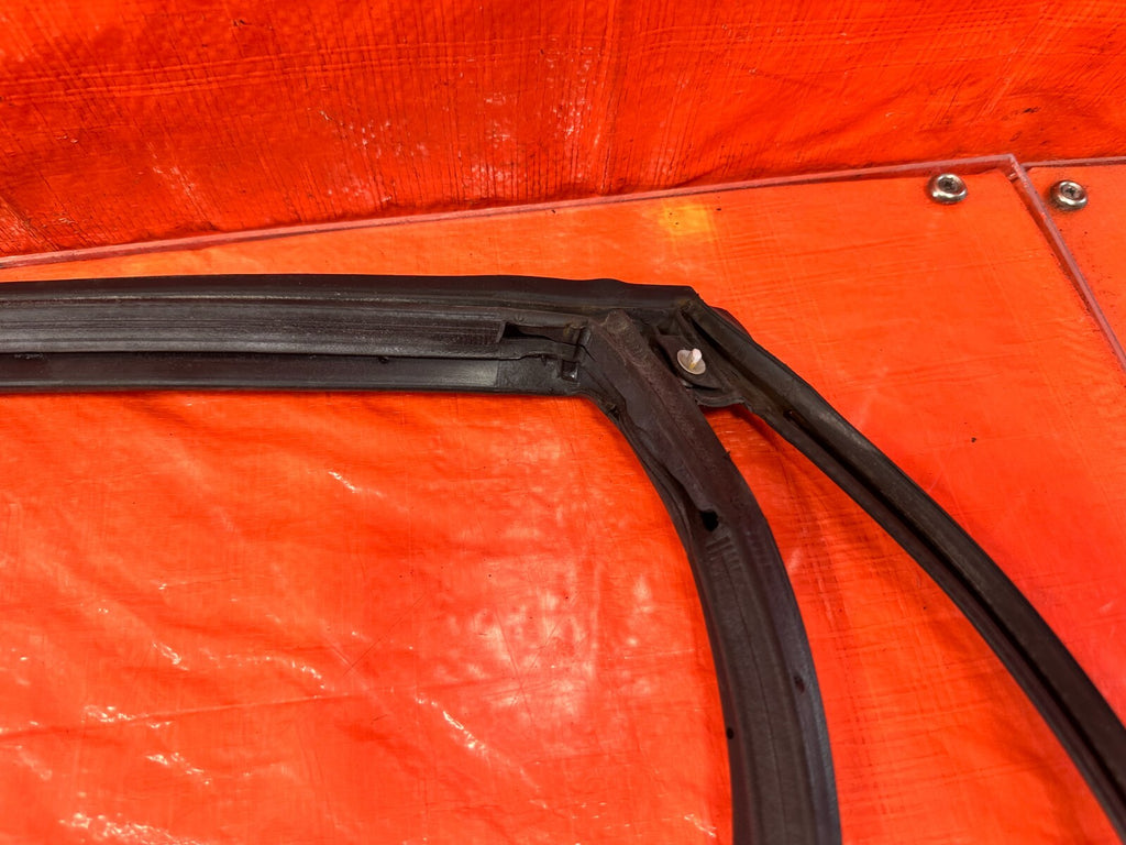 06 11 CIVIC 4D SEDAN   PASSENGER RIGHT REAR WEATHER STRIP SEAL GASKET OEM #28214
