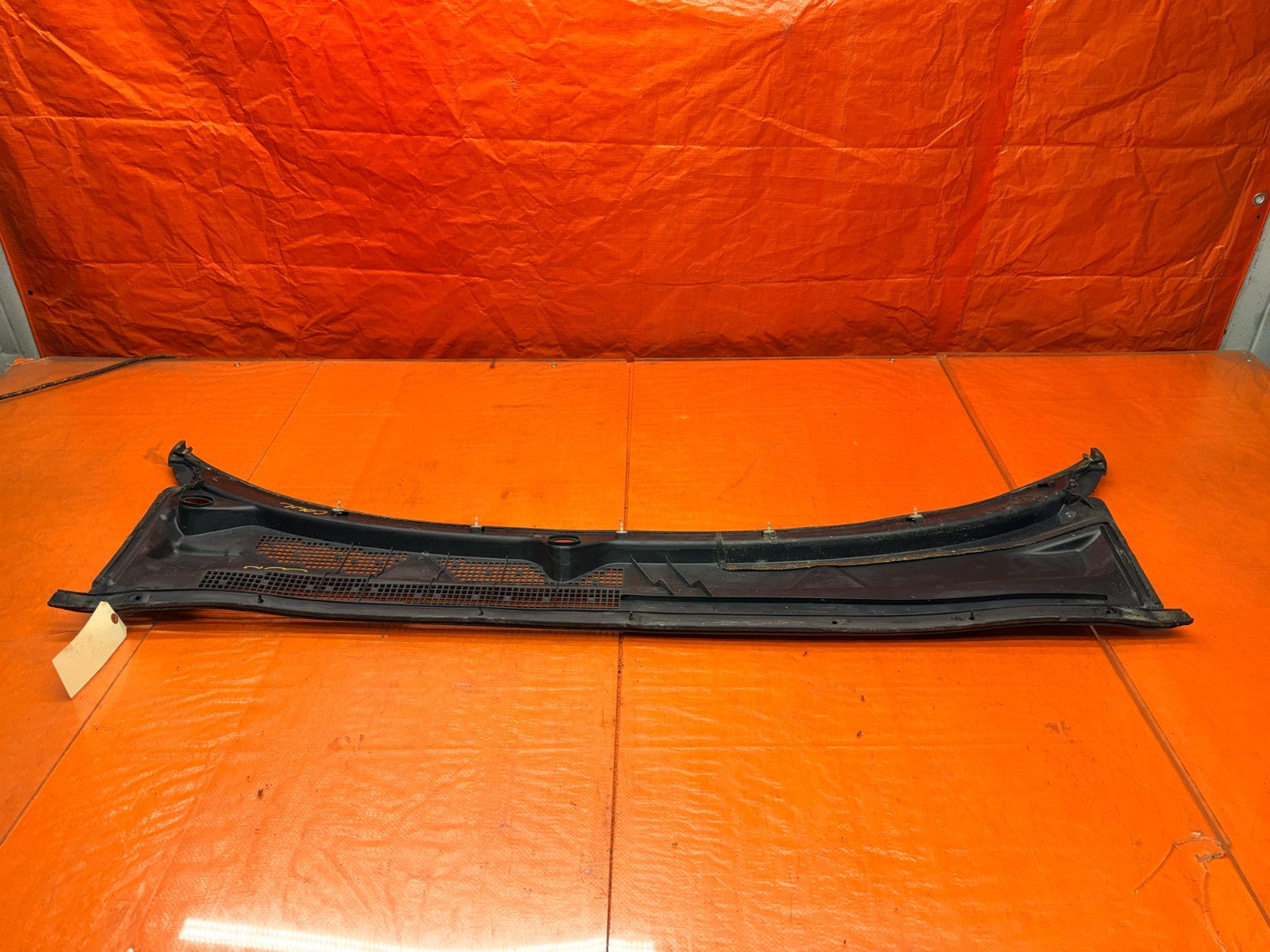 97 01 HONDA PRELUDE 2.2L FRONT WINDSHIELD WIPER COWL VENT COVER PLASTIC OEM #33611