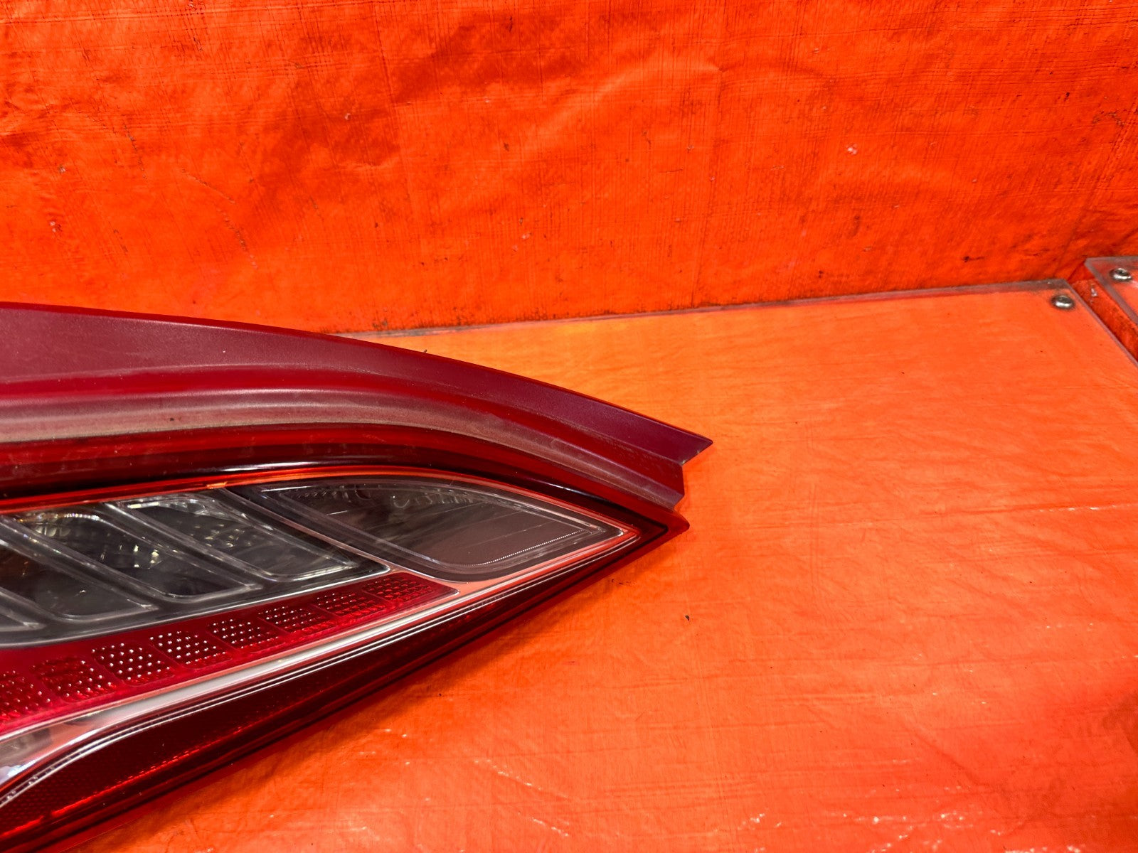 13 16 HYUNDAI GENESIS COUPE   DRIVER LEFT TAIL LIGHT LAMP   OEM FACTORY #3261