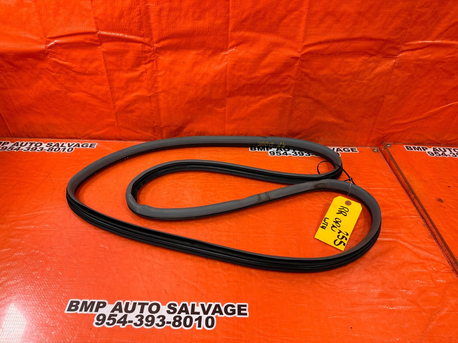 04 05 ACURA TSX   PASSENGER RIGHT REAR OPEN TRIM   BLACK AND GRAY   OEM #2550