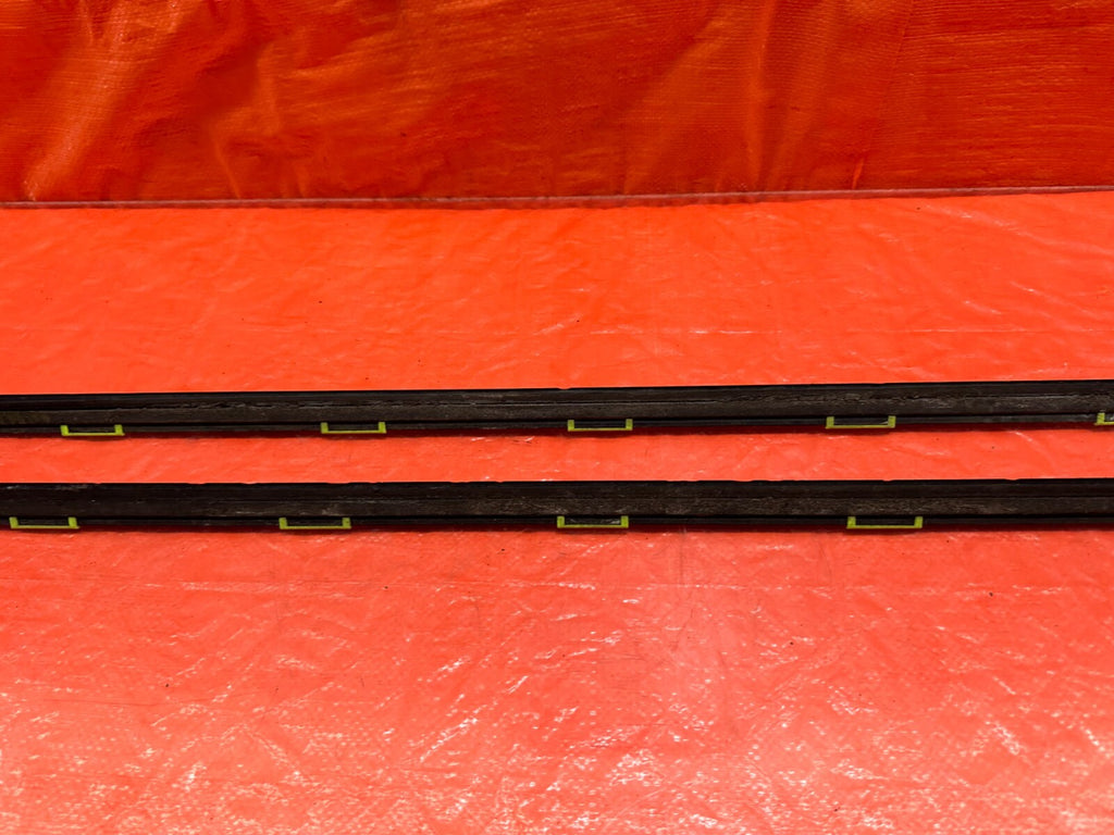 96 00 HONDA CIVIC COUPE HATCH EXTERIOR DOOR WINDOW GLASS TRIM SET LEFT RIGHT 19111