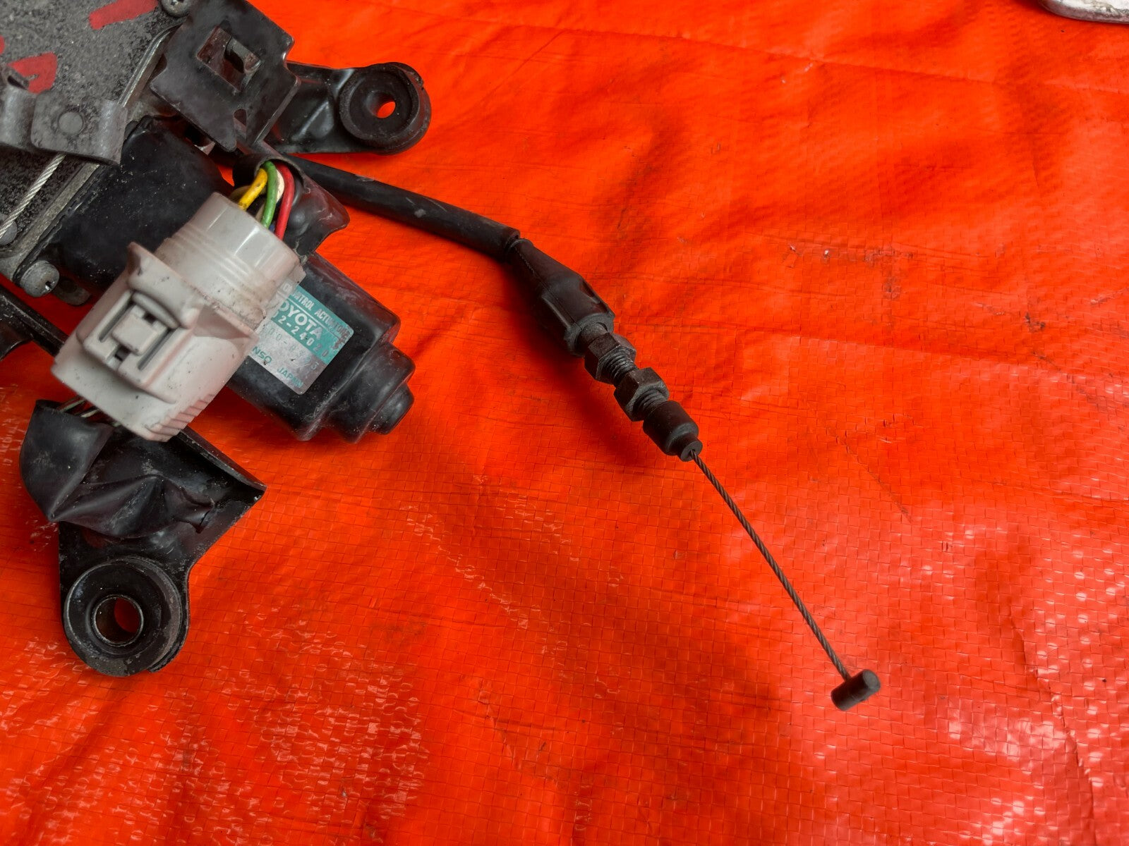 92 96 LEXUS SC300   CRUISE CONTROL MOTOR ACTUATOR W/ CABLE   OEM FACTORY OE #643