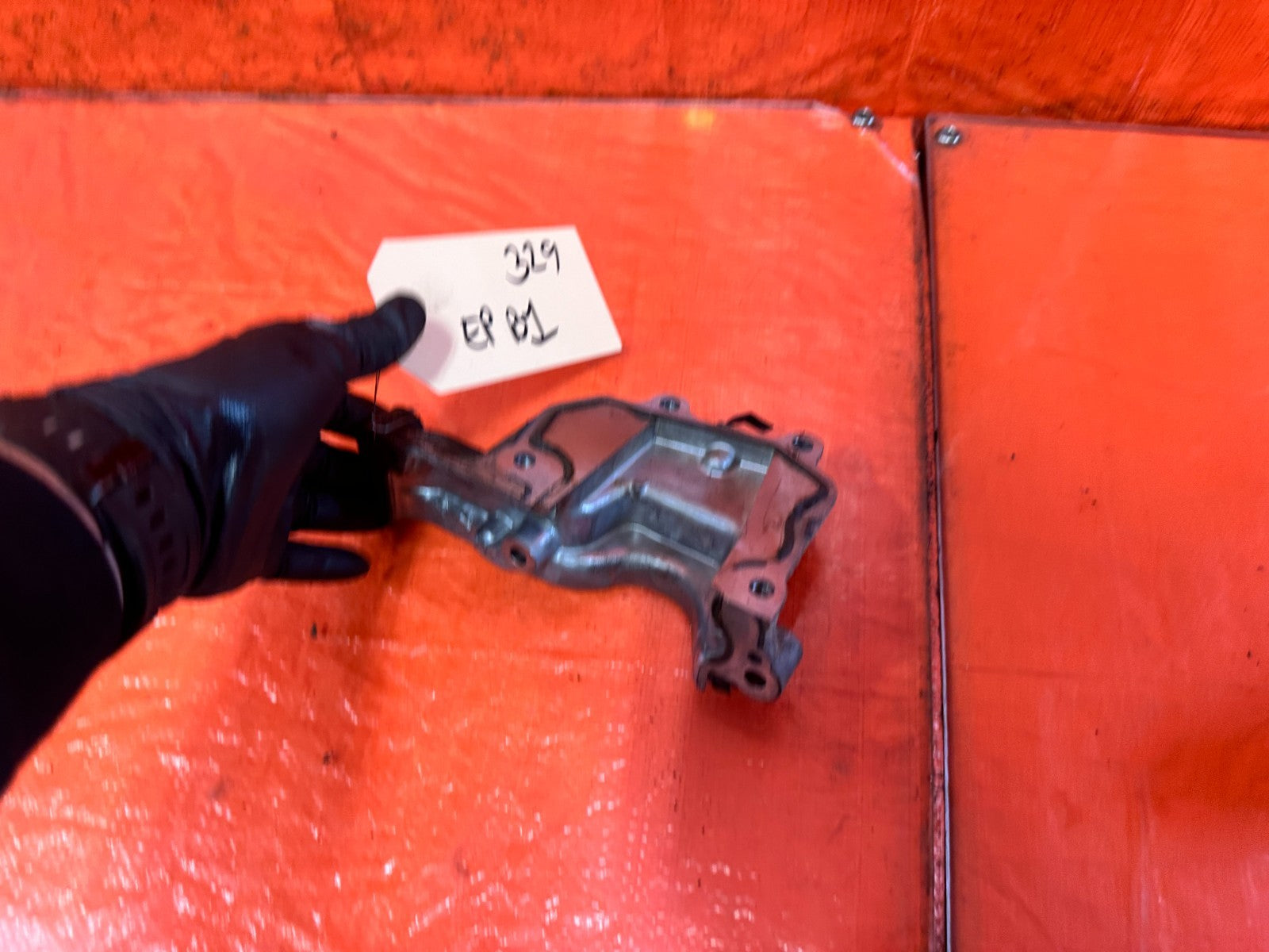08 15 INFINITI G37 Q60 3.7L REAR CAMSHAFT ANGLE SENSOR COVER #3299