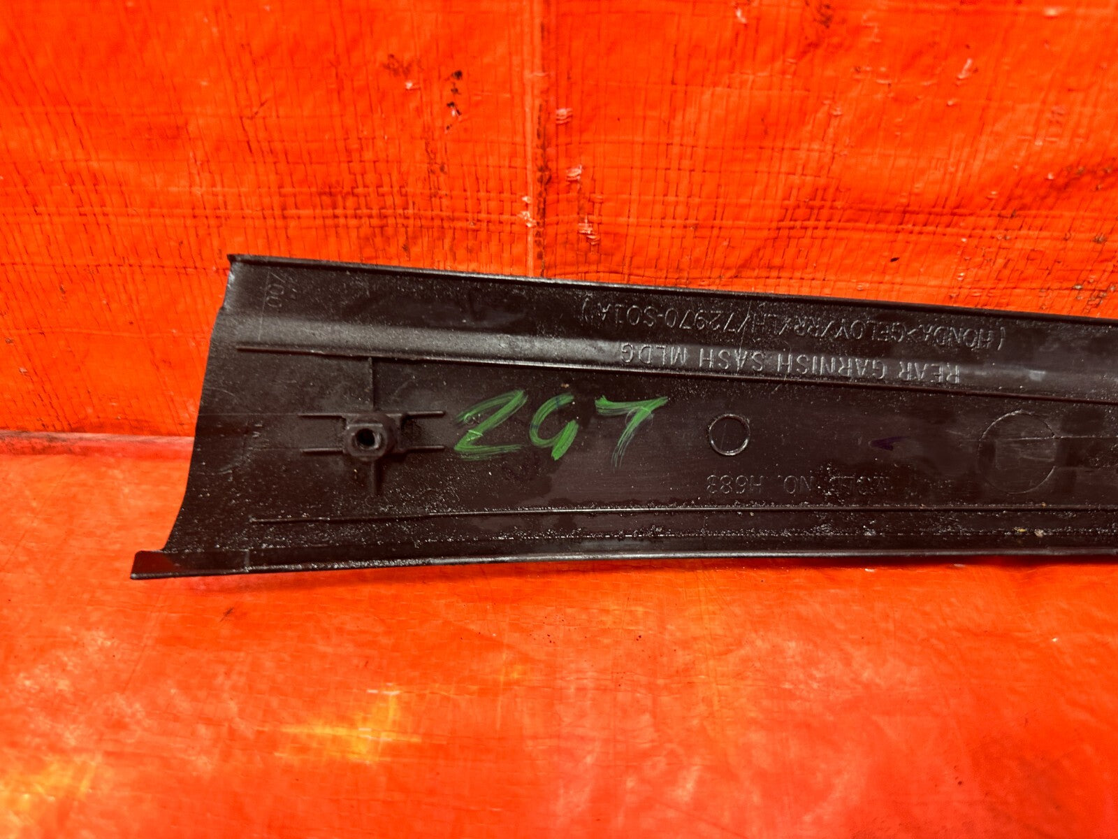 96 00 HONDA CIVIC   SEDAN   DRIVER LEFT REAR DOOR SASH TRIM MOLDING   OEM 2974