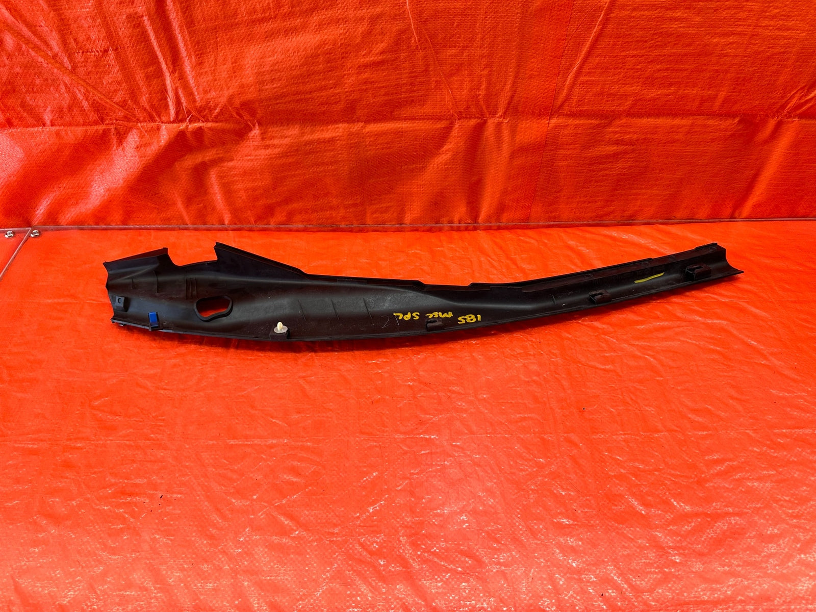 14 20 INFINITI Q50   PASSENGER RIGHT FENDER HOOD SEAL LEDGE TRIM COVER OEM #1859