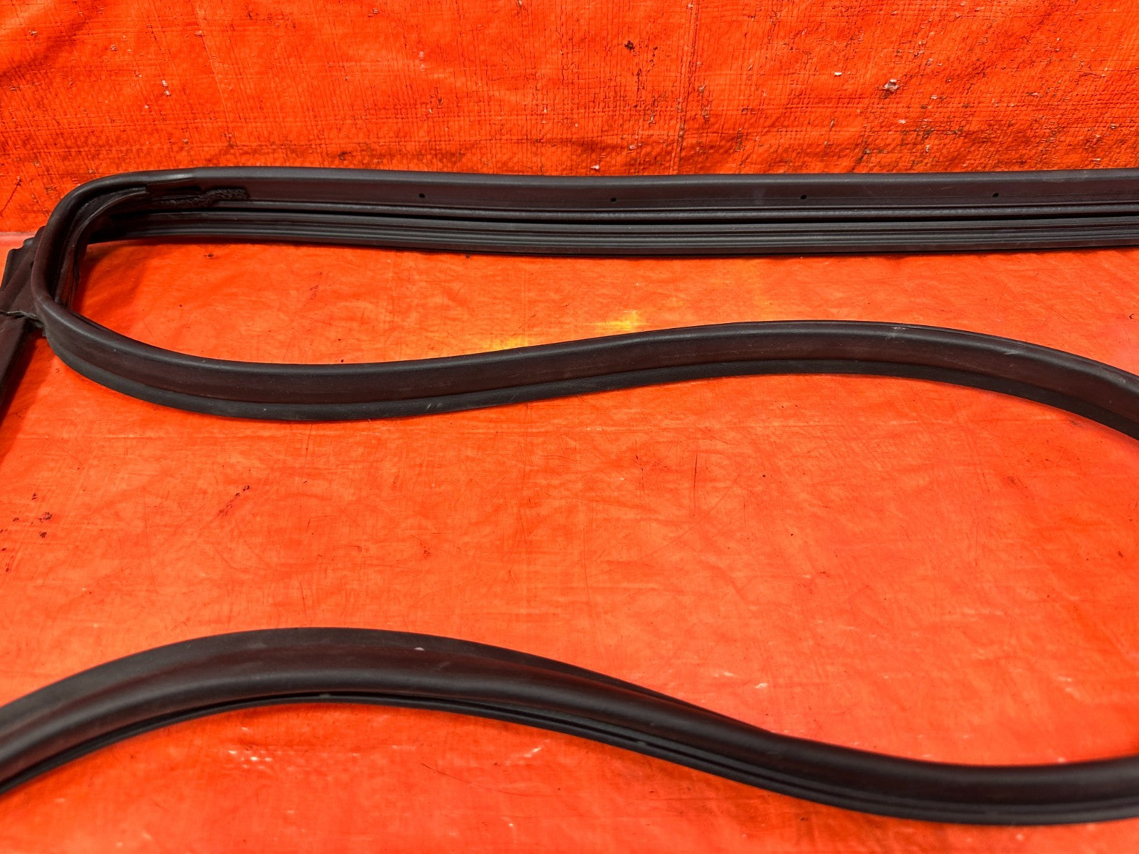 14 20 INFINITI Q50   PASSENGER RIGHT REAR WEATHER STRIP   OEM #3165