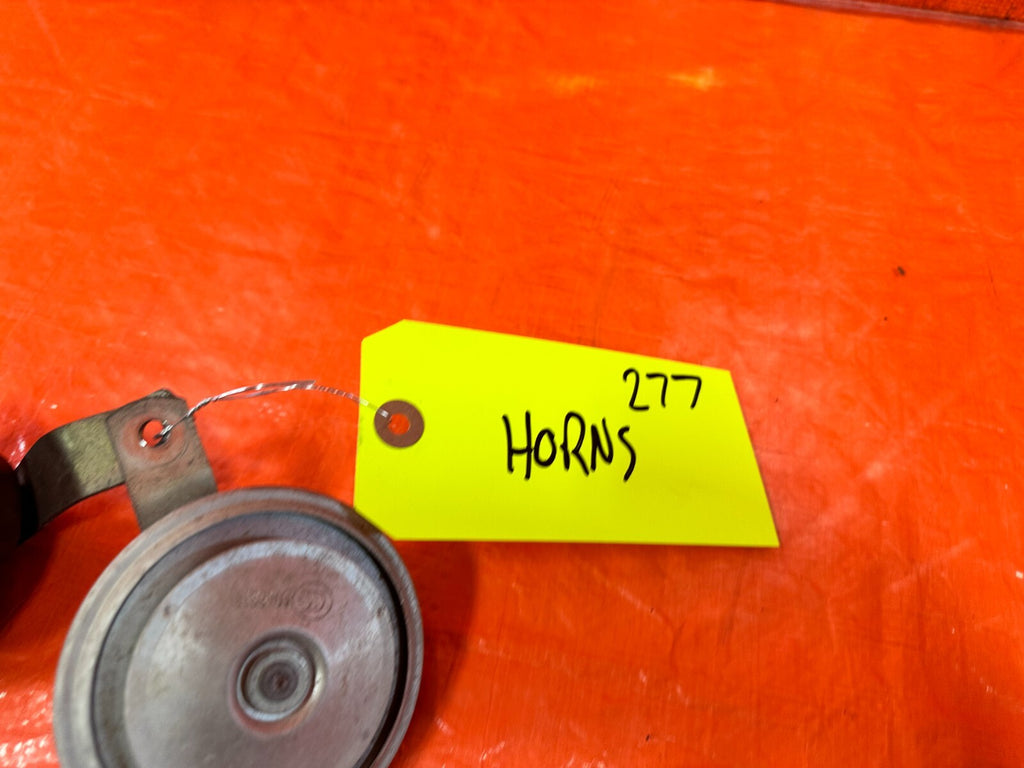 88 89 HONDA CRX DX SI   HORN SET / HIGH AND LOW NOTE HORNS   OEM FACTORY #2772