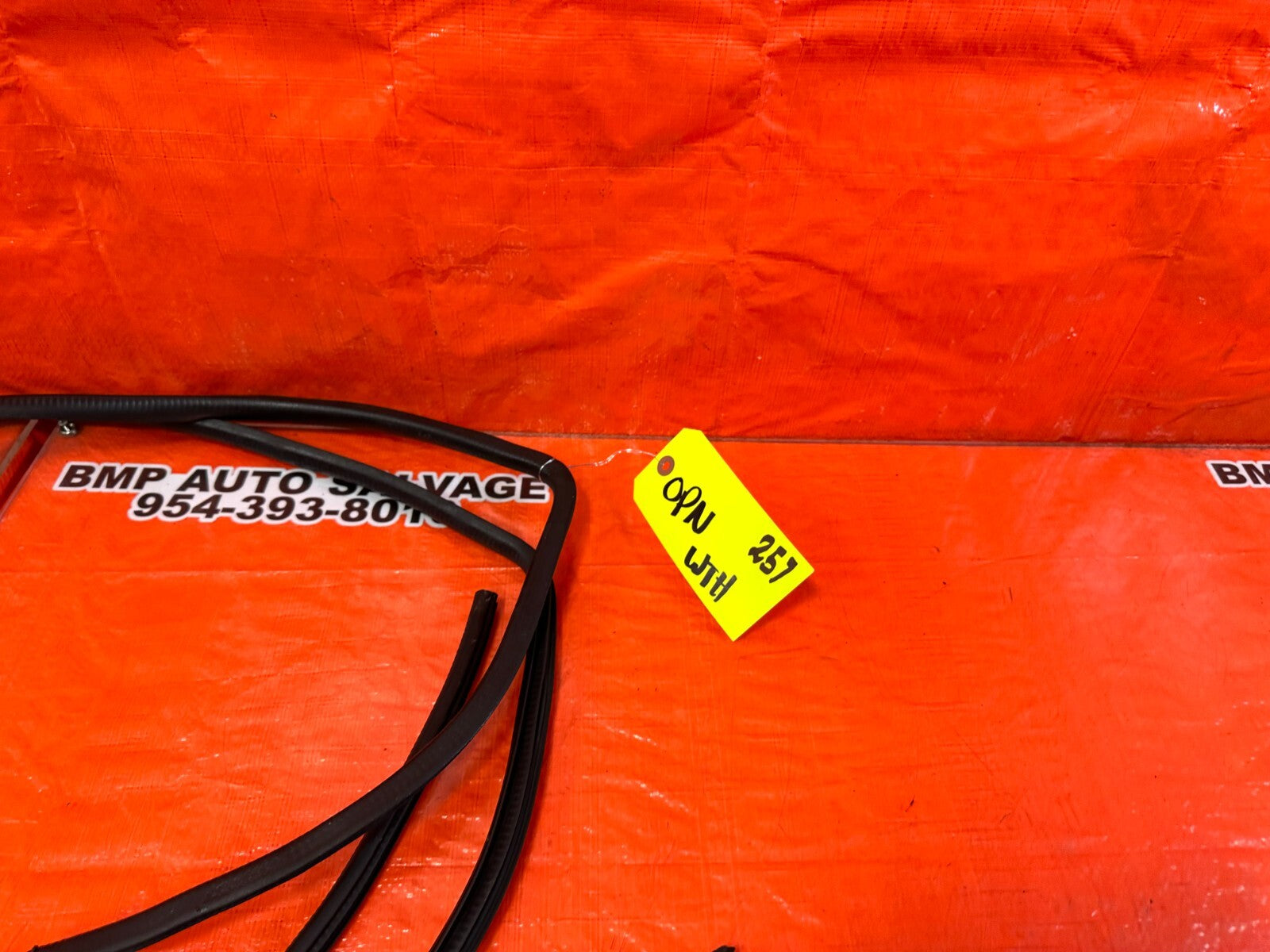 92 95 HONDA CIVIC 2D COUPE CHASSIS 2 DOOR OPEN TRIM WEATHER STRIP LEFT FRONT 2571