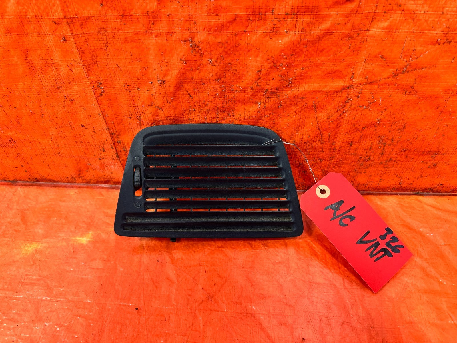 92 95 HONDA CIVIC   2D COUPE   CENTER OF THE DASHBOARD DASH   AC VENT OEM 3272