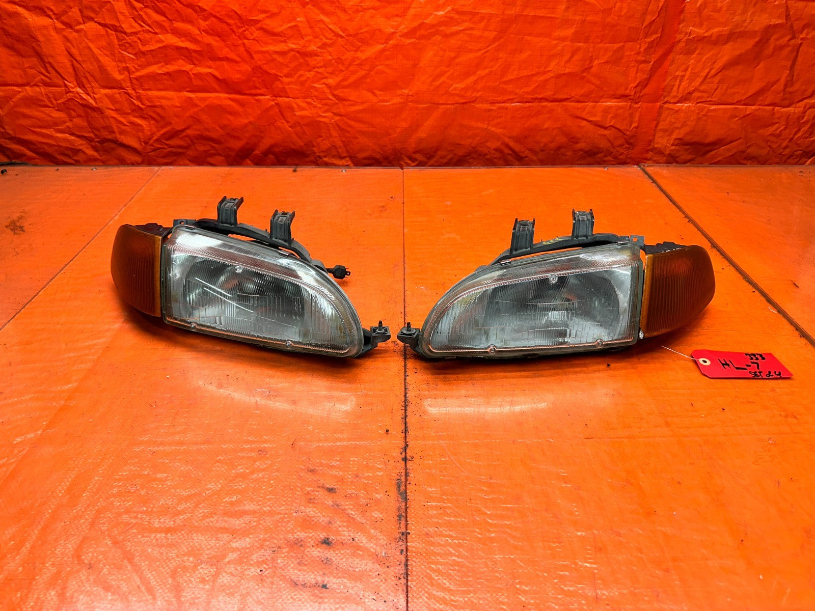 92 95 HONDA CIVIC 2D 3D   HEADLIGHTS LAMPS W/ CORNER LAMPS STANLEY   OEM #3330