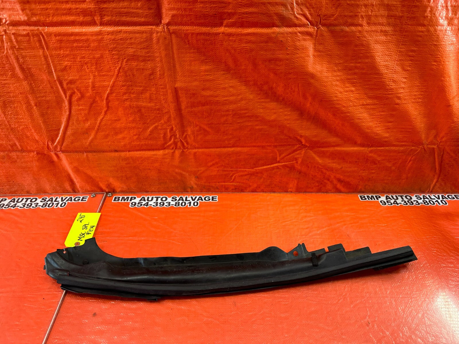 08 15 INFINITI G37 & Q60 COUPE DRIVER LEFT FRONT   FENDER SEAL TRIM GASKET #2450