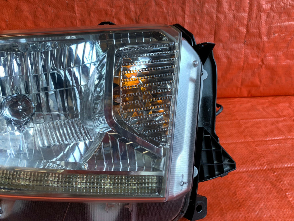 OEM 2014 2015 2016 2017 TOYOTA TUNDRA   PASSENGER RIGHT HEADLIGHT HEADLAMP W LED3