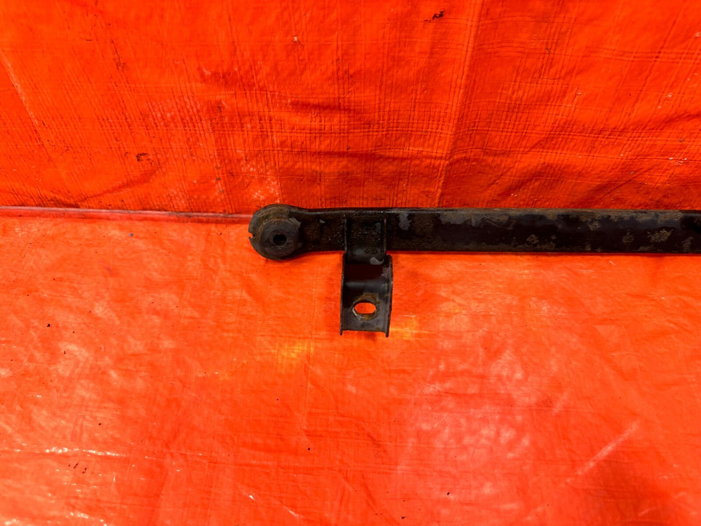 94 01 ACURA INTEGRA   AC CONDENSER ASSEMBLY MOUNTING BRACKET BAR MOUNT OEM #2844