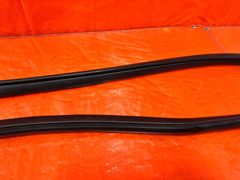 06 11 CIVIC 4D SEDAN   DRIVER LEFT FRONT DOOR TO CHASSIS OPEN TRIM   OEM #2707
