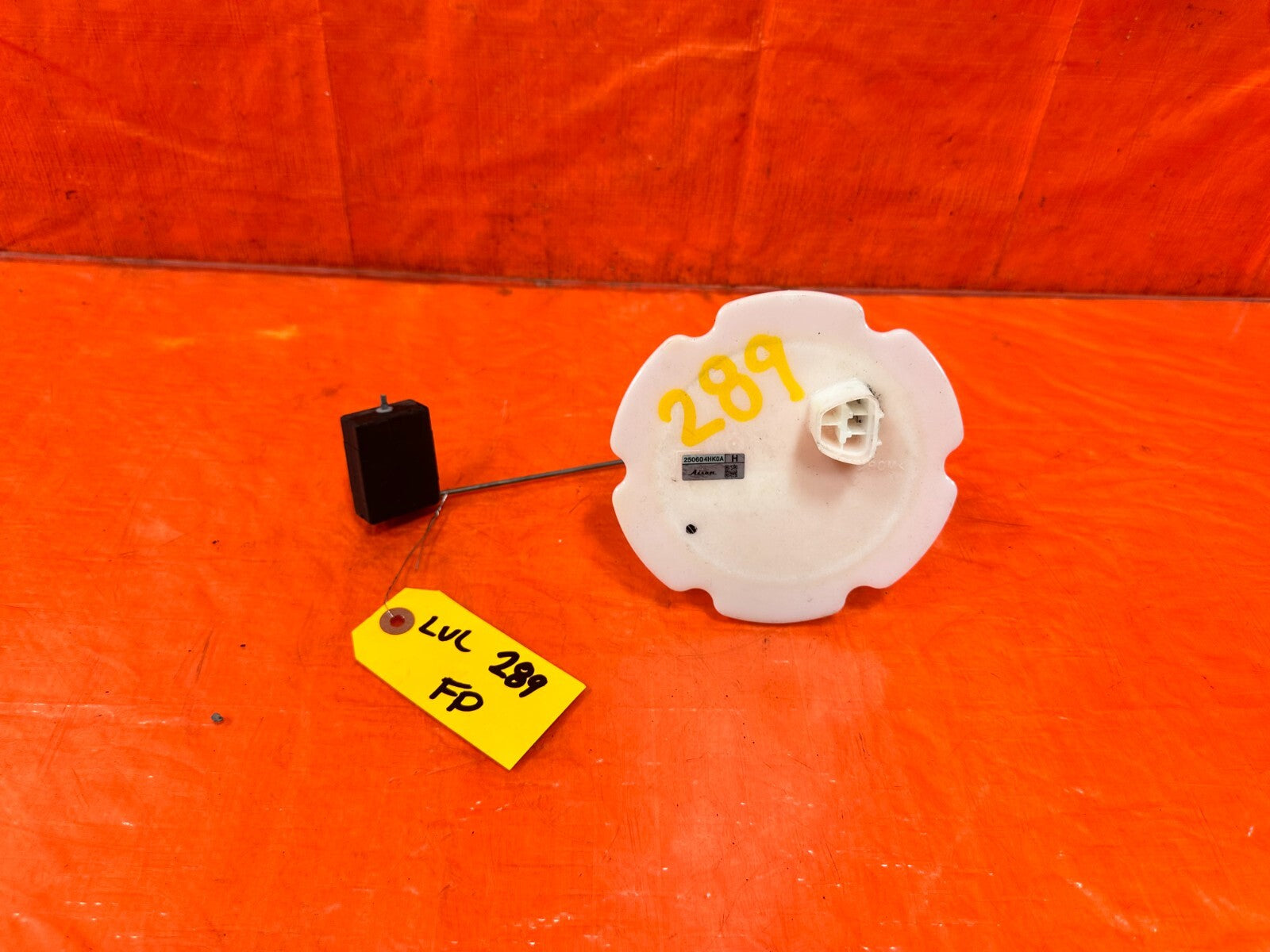 16 20 INFINITI Q50 / 17 20 Q60 3.0L GASOLINE GAS FUEL LEVEL SENSOR METER OEM 2890