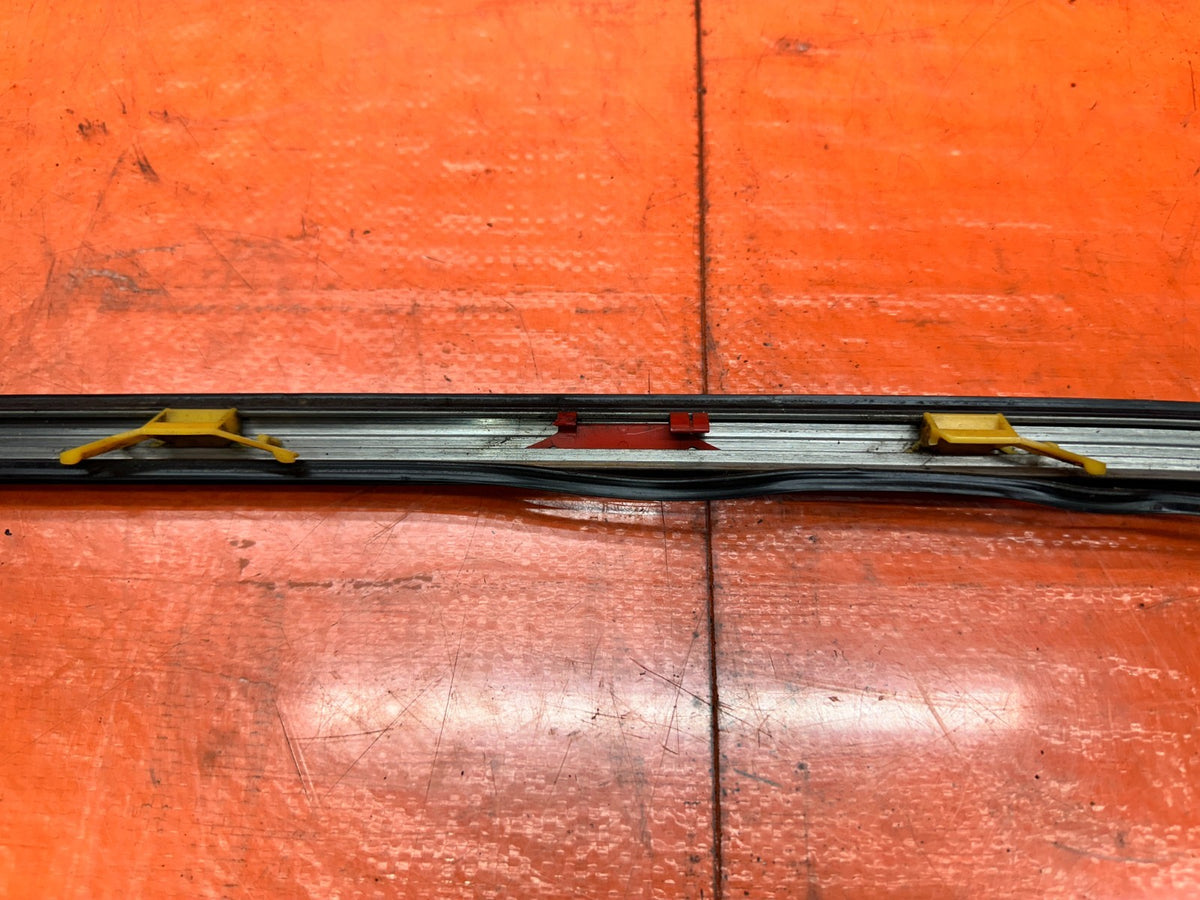 1994-2001 ACURA INTEGRA PASSENGER RIGHT WINDSHIELD PILLAR TRIM OEM #34010