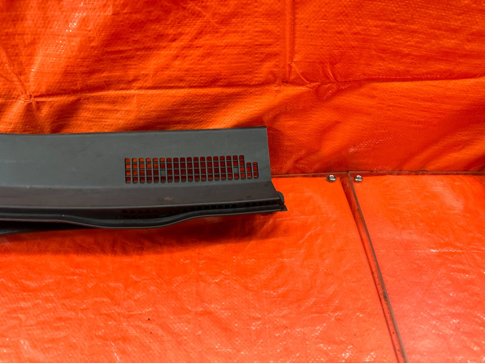 02 05 HONDA CIVIC SI EP3 HATCH   WIPER COWL TRIM   PASSENGER RIGHT SIDE OEM #2134