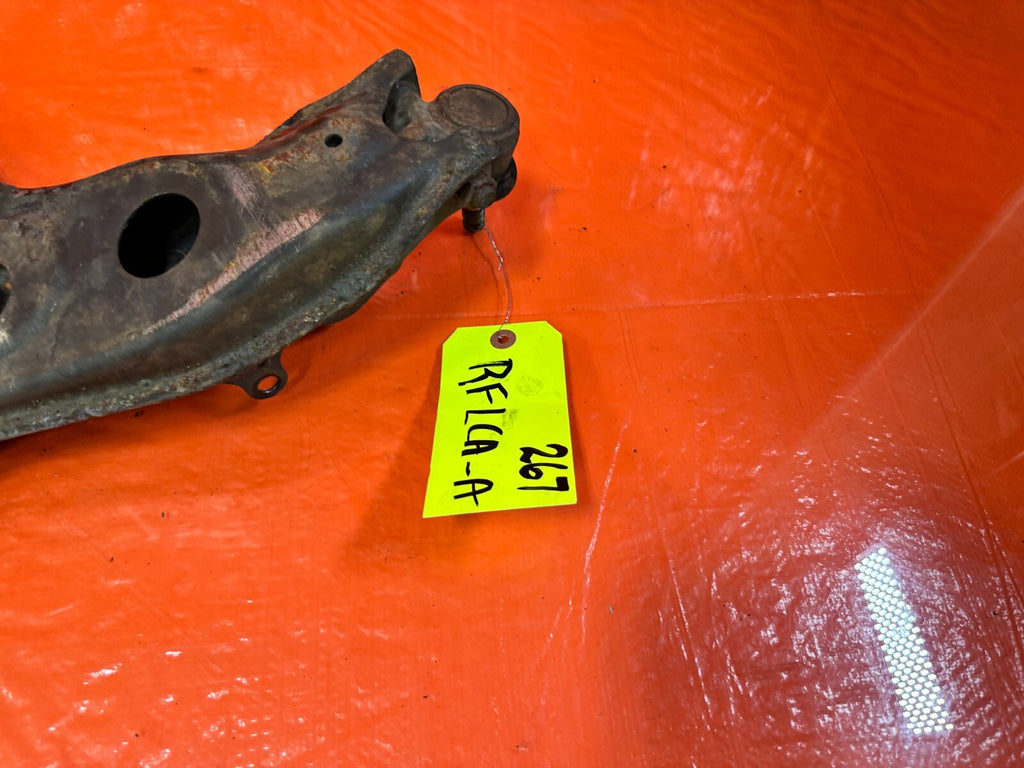 90 95 MAZDA MX 5 MIATA   PASSENGER RIGHT FRONT LOWER CONTROL ARM   OEM #26712