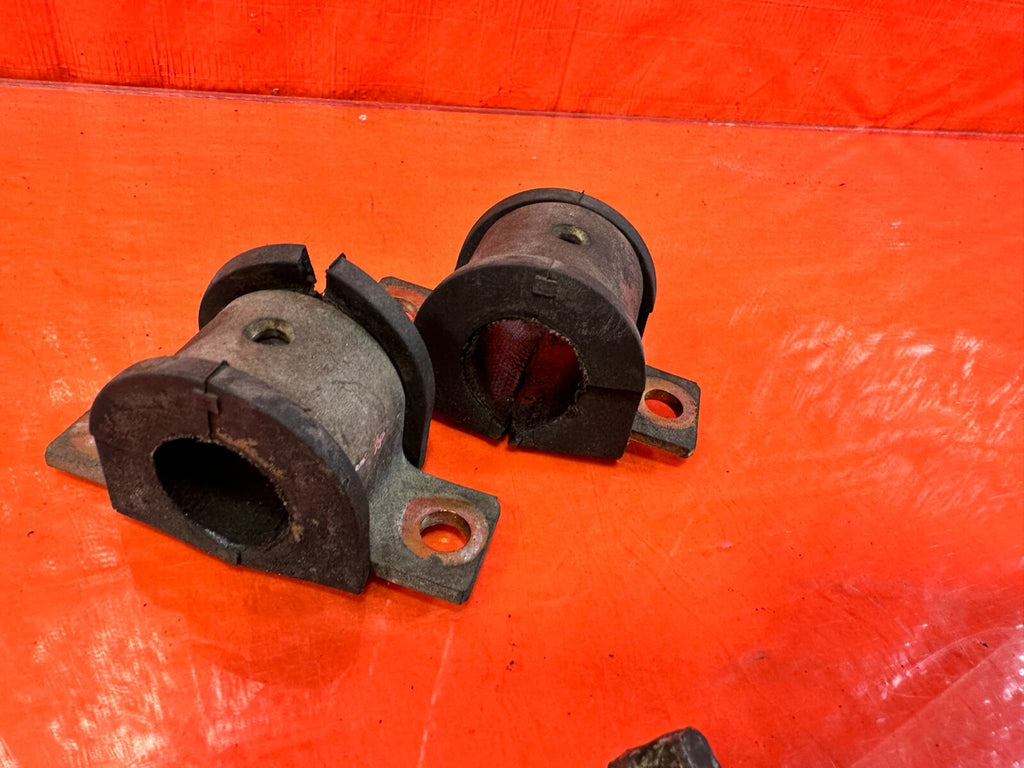 03 06 LANCER EVOLUTION VIII 8 EVO IX 9   FRONT SWAY BAR BRACKETS OEM #EVO95