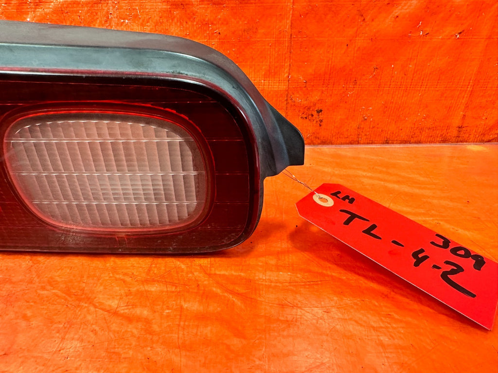 94 01 ACURA INTEGRA 2D   DRIVER LEFT TAIL LIGHT TAIL LAMP   OEM FACOTRY 3091