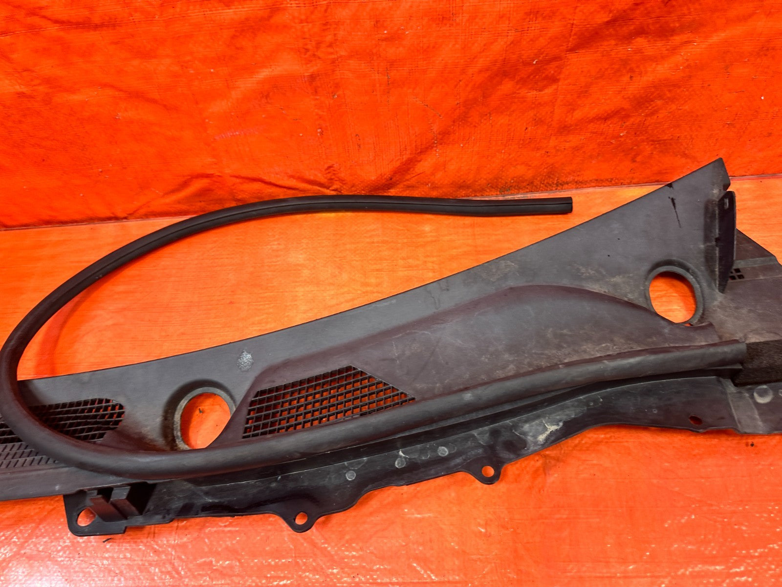 08 15 INFINITI G37 & Q60   2D COUPE   WIPER COWL TRIM   LEFT SIDE   OEM #3294
