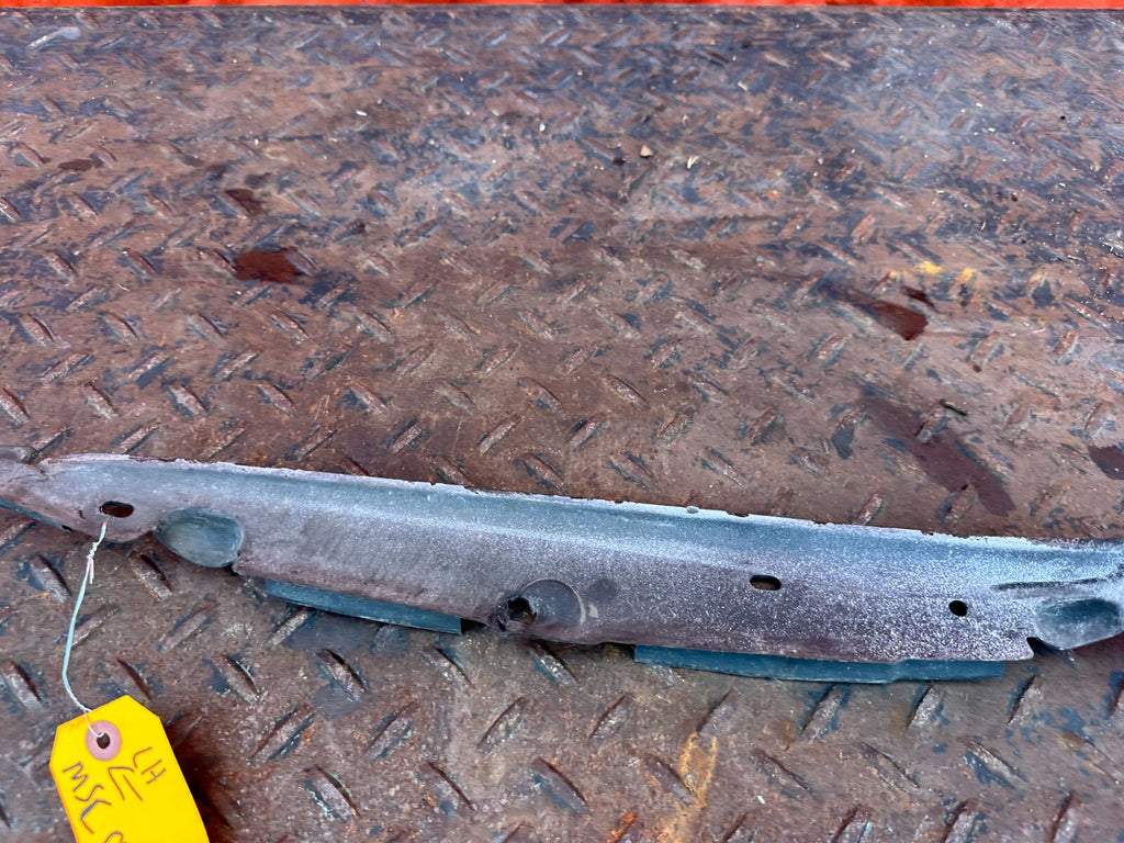 02 10 LEXUS SC430   FRONT FENDER TOP COWL SEAL LEFT   53867 24010   OEM 2886