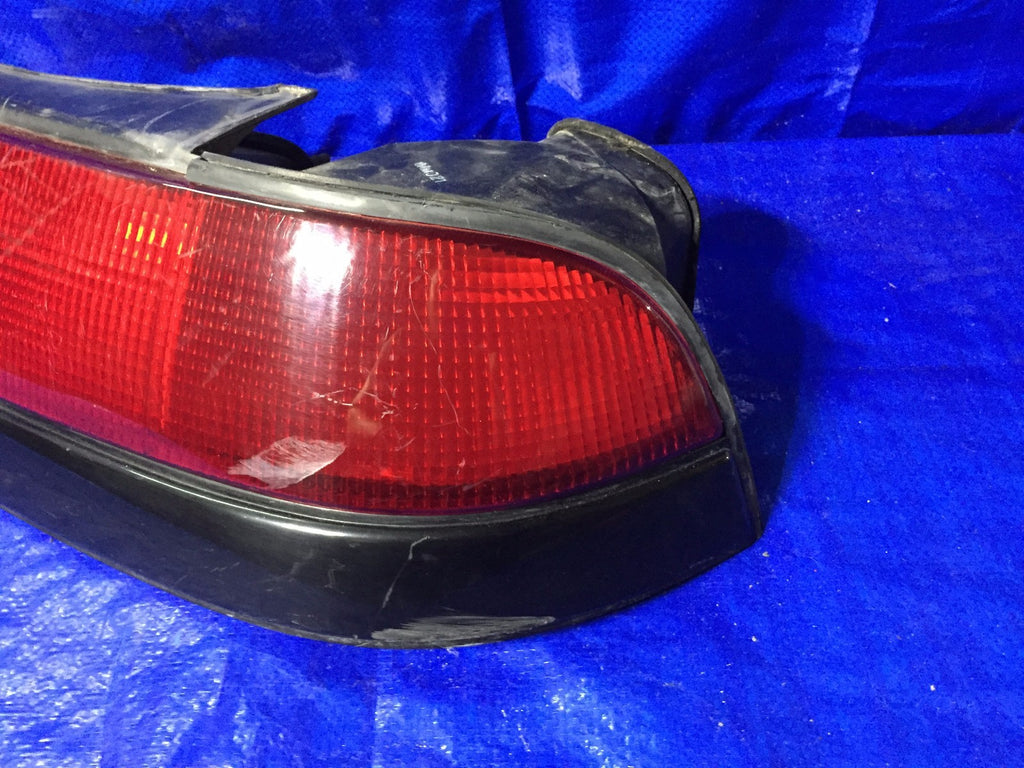 OEM 1990 1991 PLYMOUTH LASER PASSENGER RIGHT TAIL LIGHT R RH4