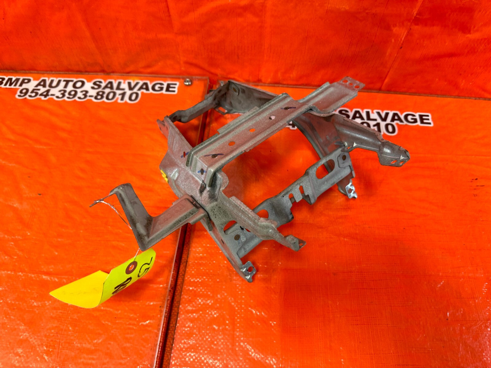 92 95 HONDA CIVIC   RADIO MOUNTING BRACKET W/ RADIO BEZEL TRIM   OEM #2577
