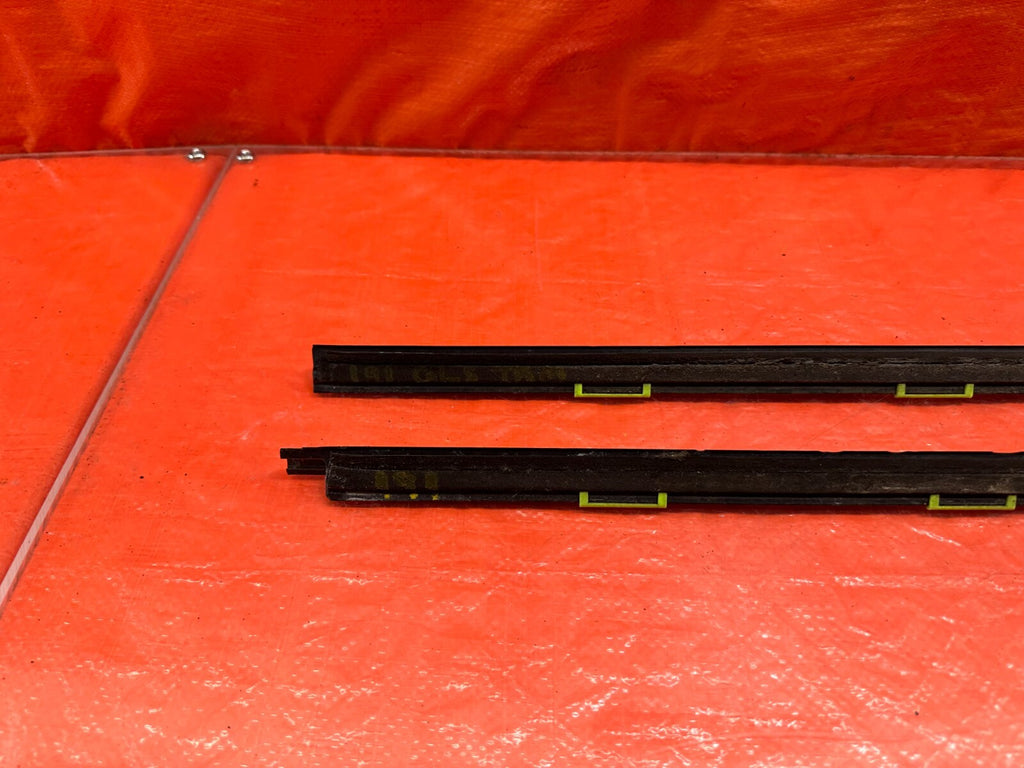96 00 HONDA CIVIC COUPE HATCH EXTERIOR DOOR WINDOW GLASS TRIM SET LEFT RIGHT 19112