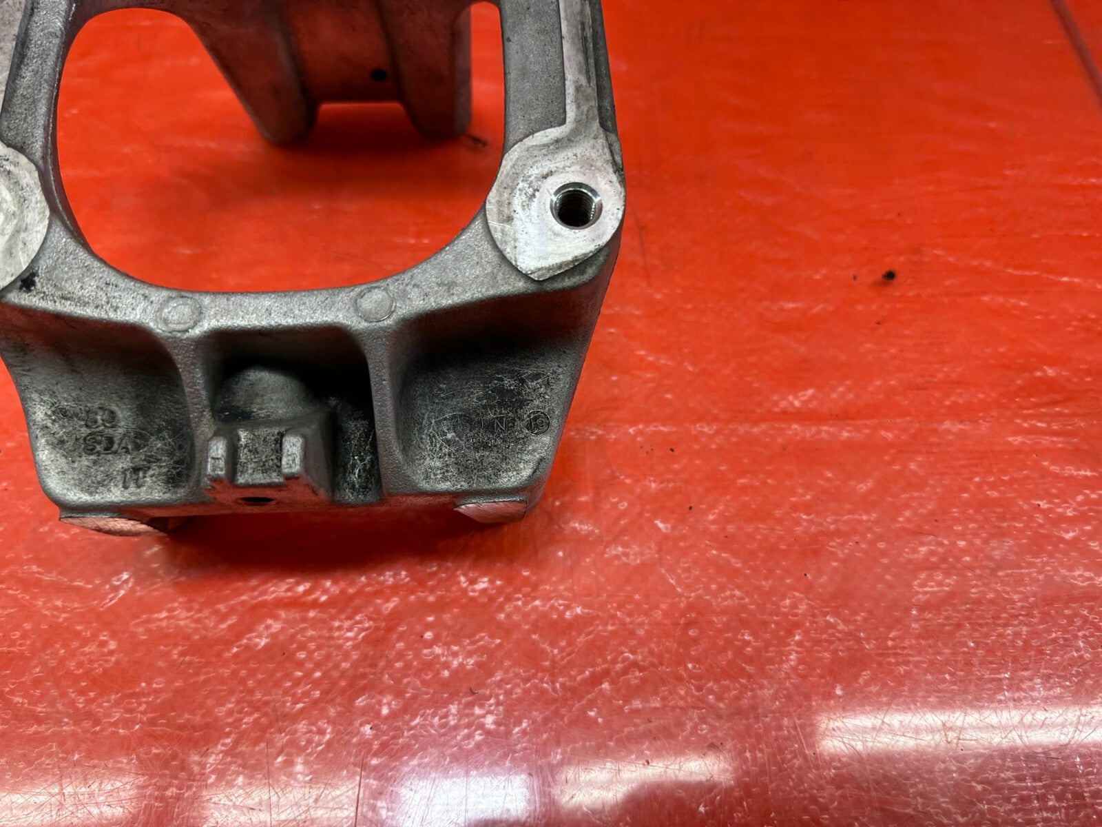 04 08 ACURA TSX   ALUMINUM ENGINE MOTOR MOUNT BRACKET   OEM FACTORY #2053