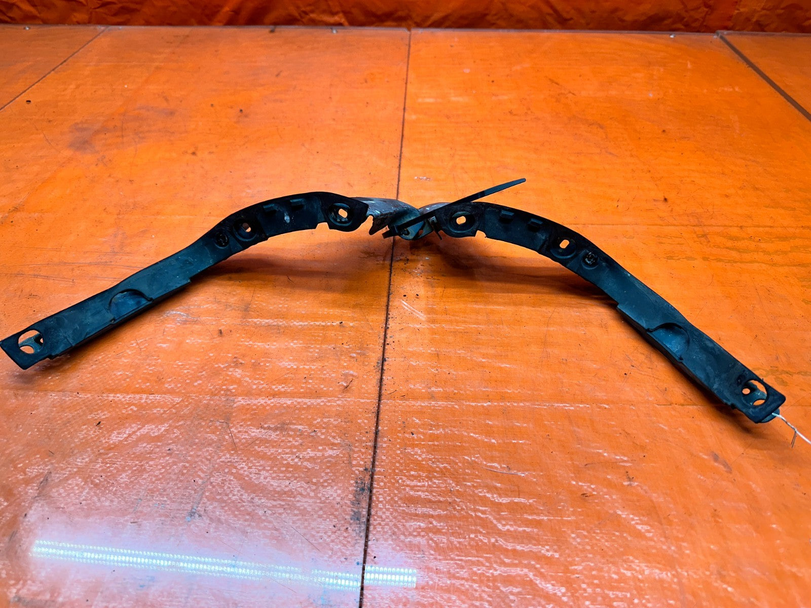 94 01 ACURA INTEGRA FRONT BUMPER MOUNTING BRACKET PAIR OEM #33110
