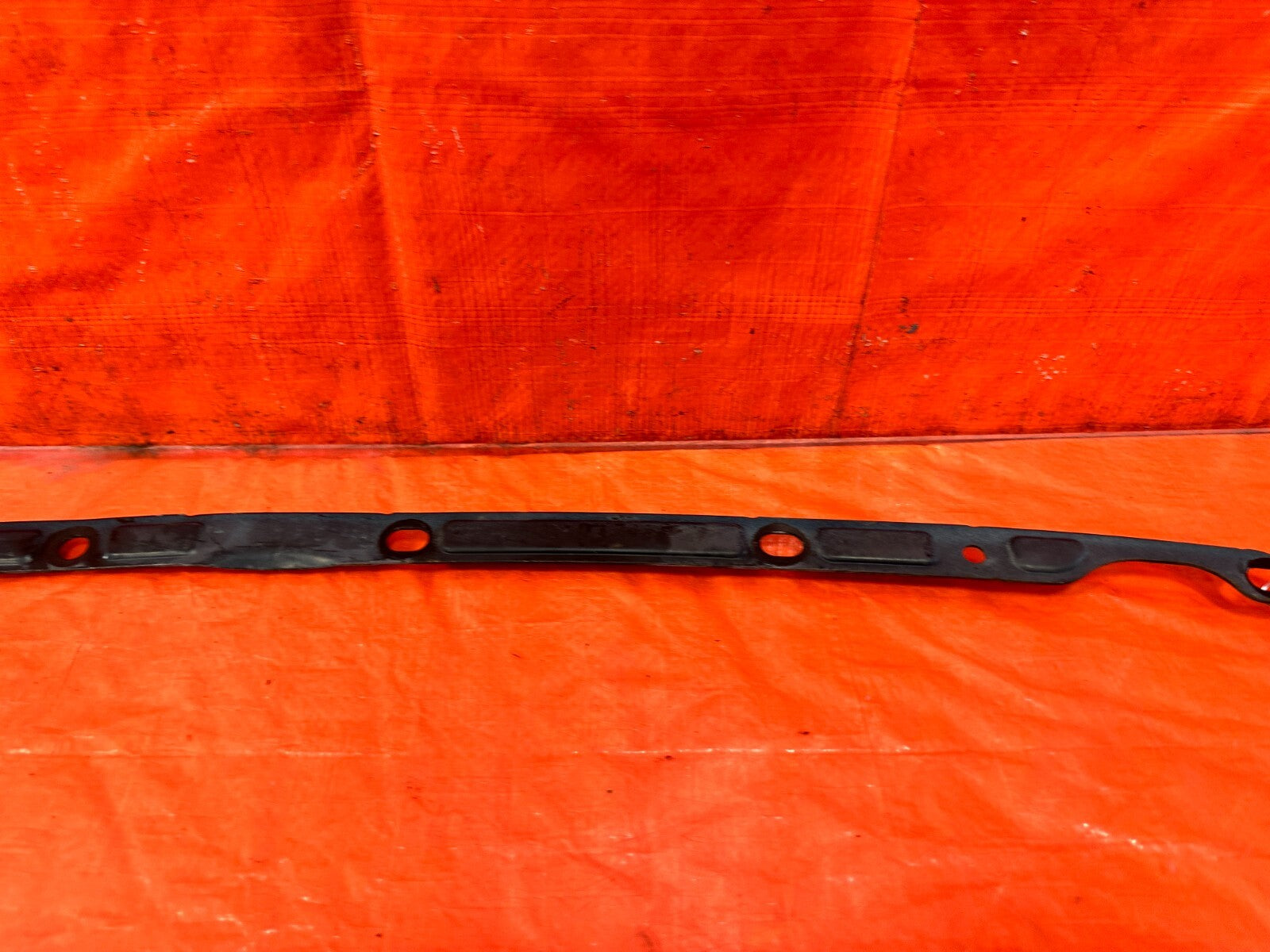 93 97 HONDA DEL SOL   FRONT BUMPER UPPER STIFFENER GASKET   OEM #2952