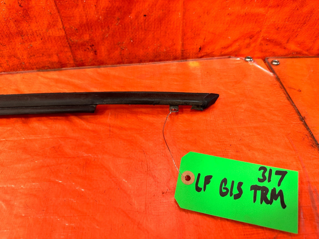 90 91 HONDA CIVIC HATCHBACK   DRIVER LEFT EXTERIOR WINDOW GLASS TRIM   OEM 3171