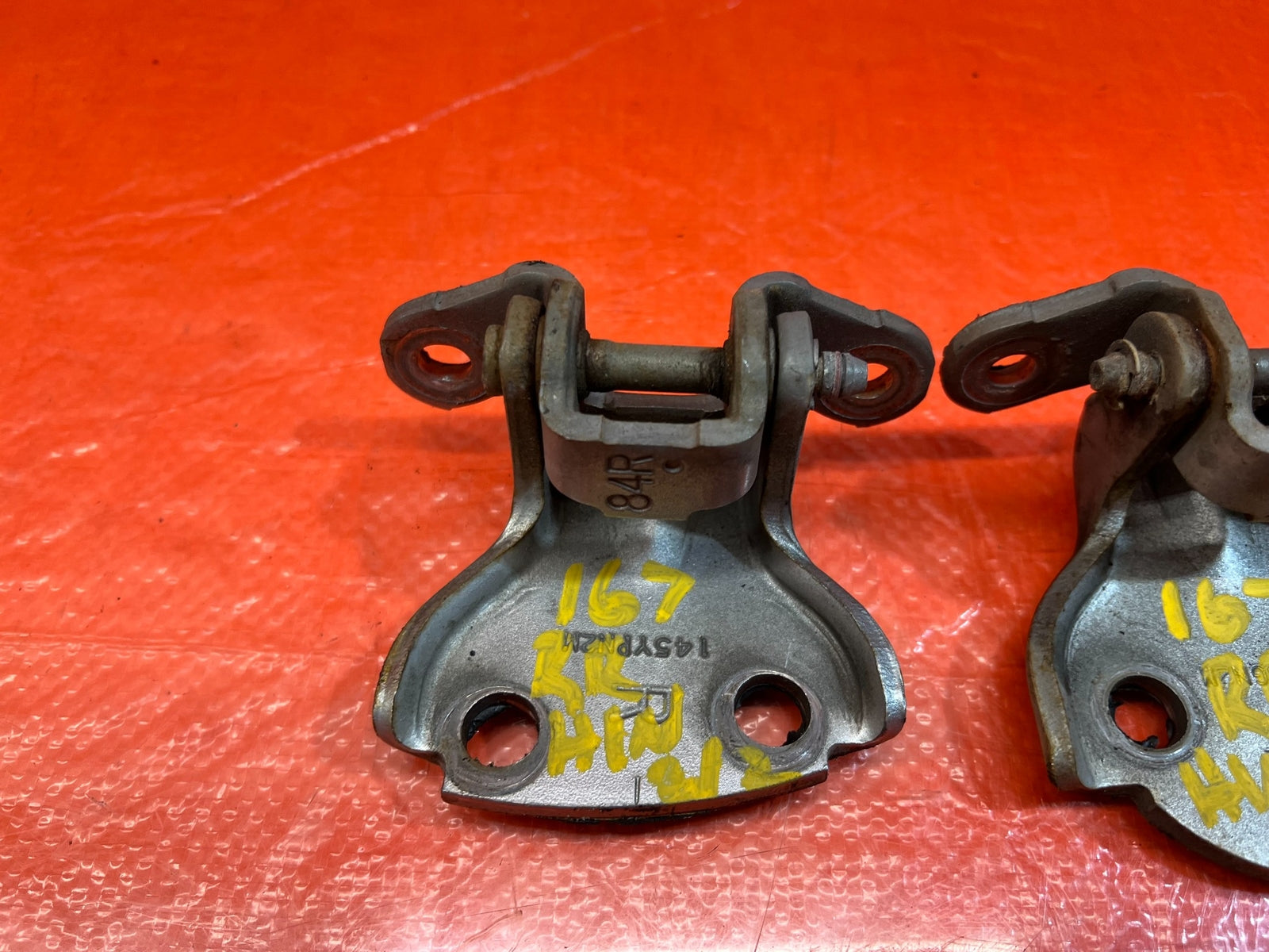 98 02 HONDA ACCORD SEDAN PASSENGER RIGHT REAR DOOR HINGE SET UPPER LOWER OEM 1677