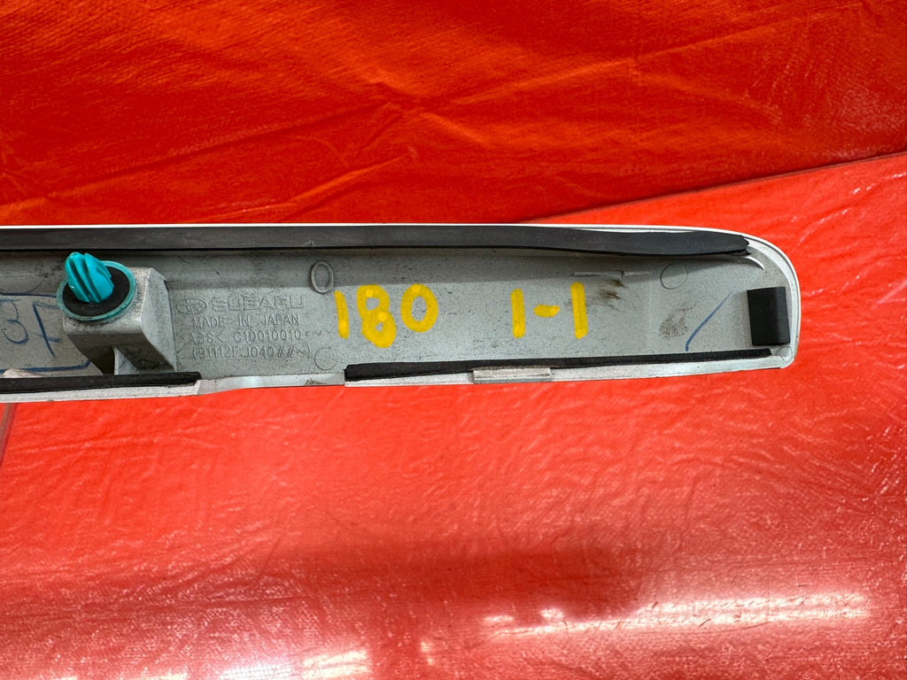 15 21 SUBARU WRX & STI   REAR TRUNK LICENSE PLATE LIGHT TRIM GARNISH   OEM #18012