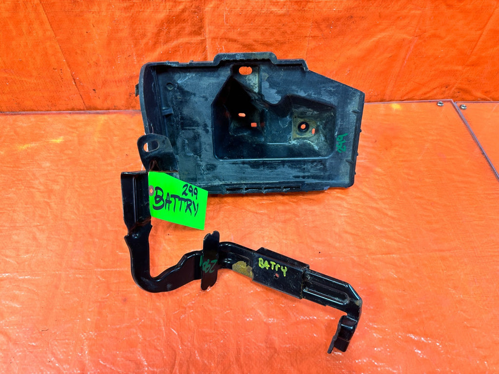 10 16 HYUNDAI GENESIS COUPE 3.8L BATTERY TRAY MOUNTING BRACKET W/ COVER OEM #2990