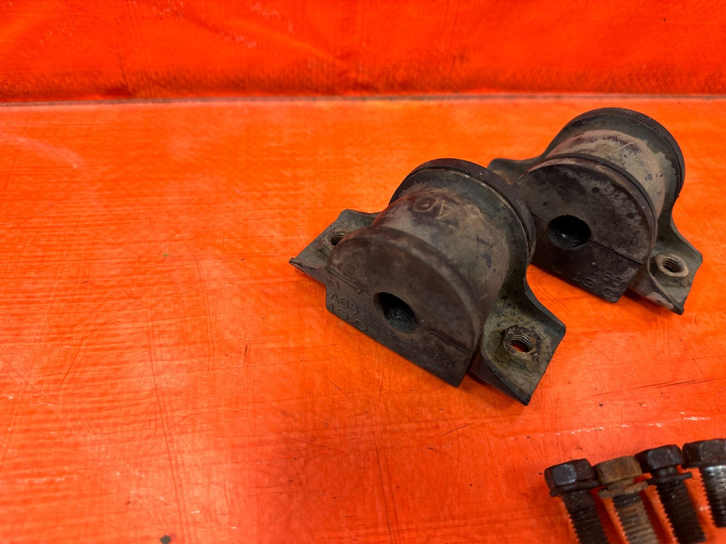 08 12 HONDA ACCORD SEDAN   LEFT & RIGHT REAR SWAY BAR BRACKETS   OEM #2512