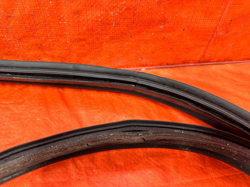 10 16 HYUNDAI GENESIS COUPE TRUNK WEATHER STRIP TRIM GASKET LINER LINING OEM 30214