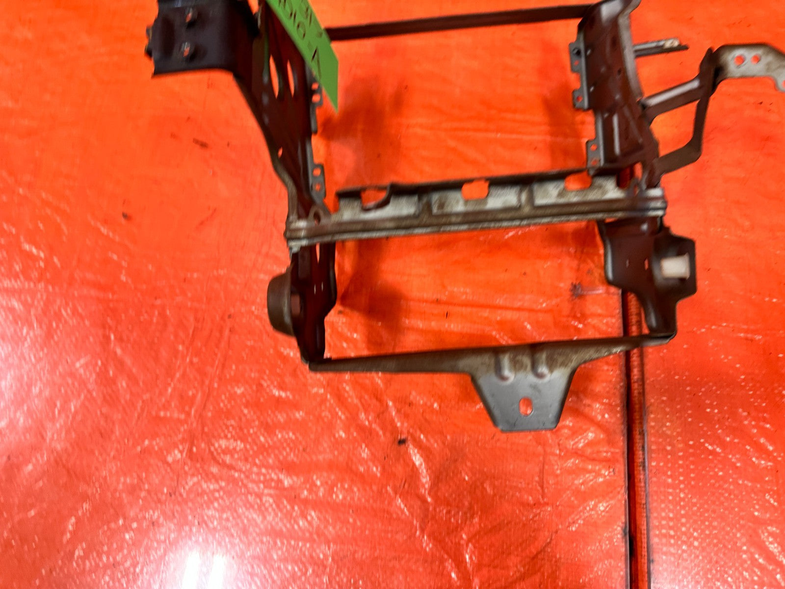 90 91 HONDA CIVIC HATCHBACK   DASHBOARD CENTER RADIO MOUNTING BRACKET OEM 3176