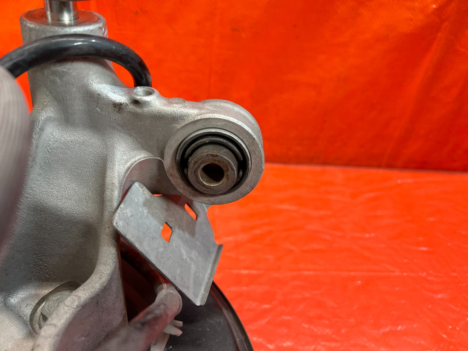 18 21 HONDA ACCORD RIGHT REAR SPINDLE KNUCKLE HUB W/ ELECTRONIC CALIPER OEM #18412