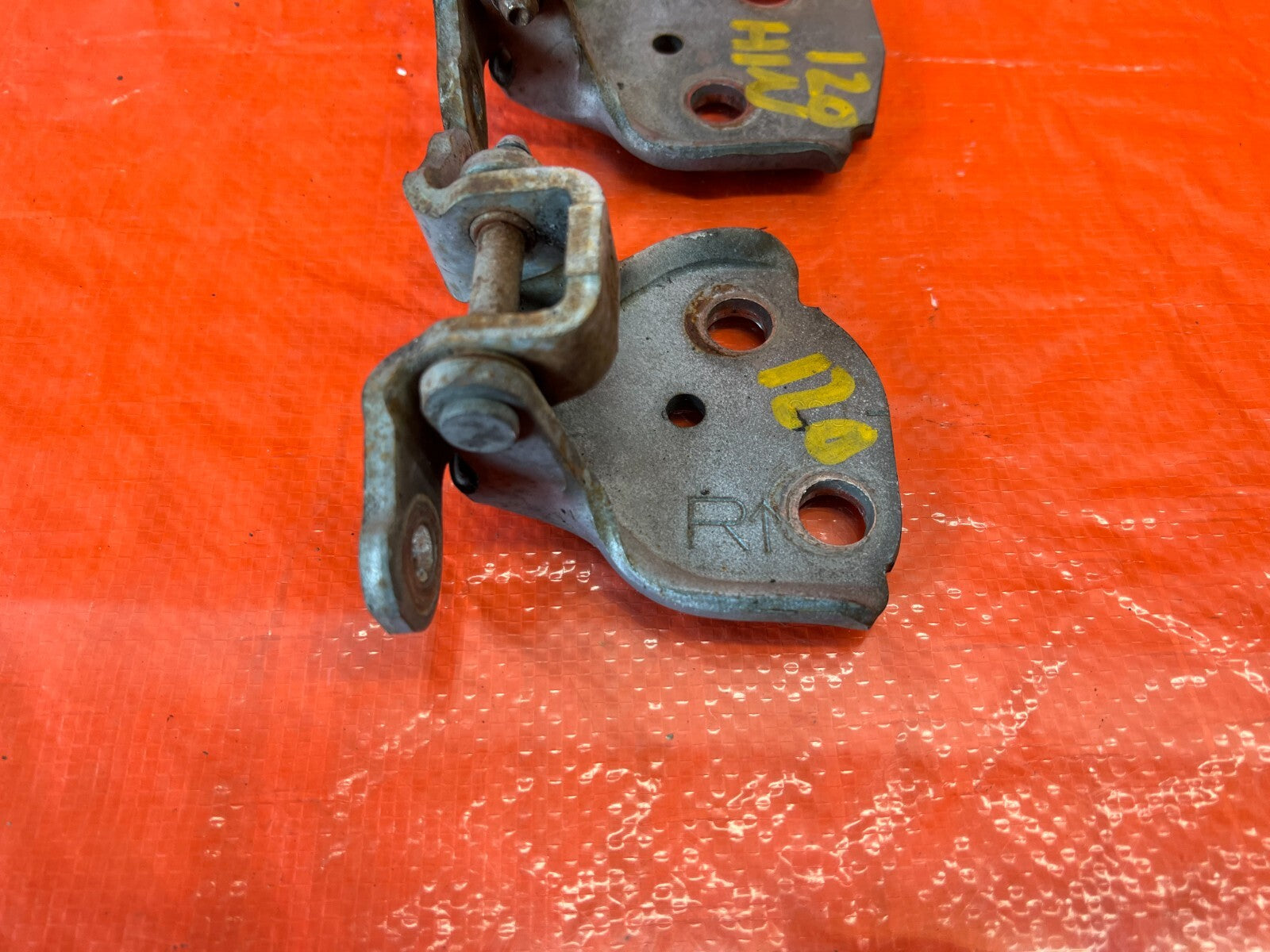 97 01 HONDA PRELUDE   DOOR HINGE SET HINGES   UPPER & LOWER   RIGHT SIDE OEM 1204
